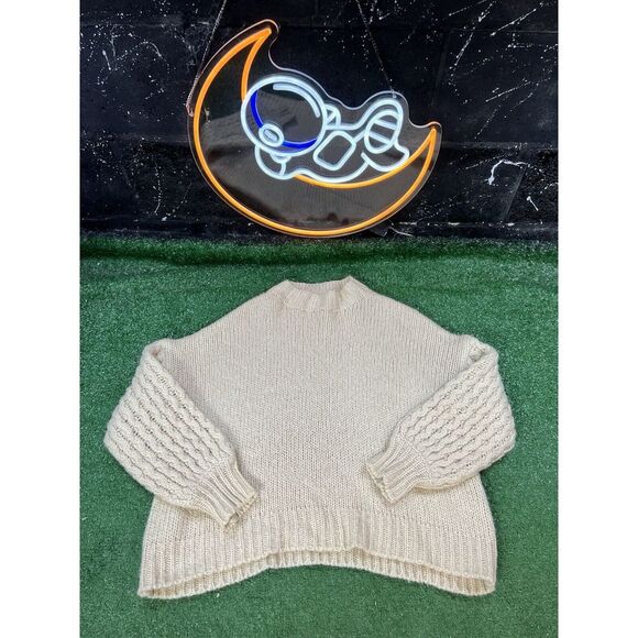Forever 21 Contemporary Oversized Chunky Knit Sweater Womens Size‎ Small SM - Picture 1 of 3